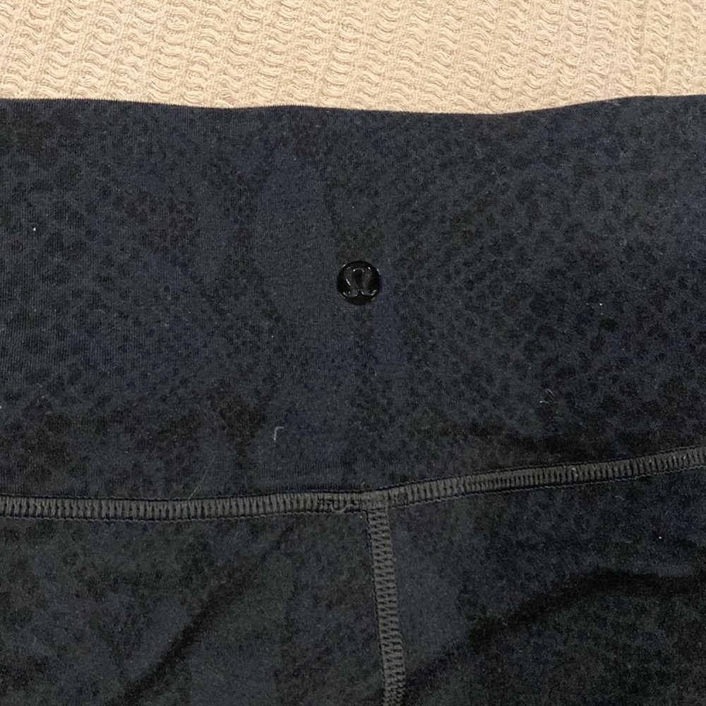 COPY - Lululemon High Times Pant *Tech Mesh Desert Snake Deep Coal Black - Picture 6 of 6